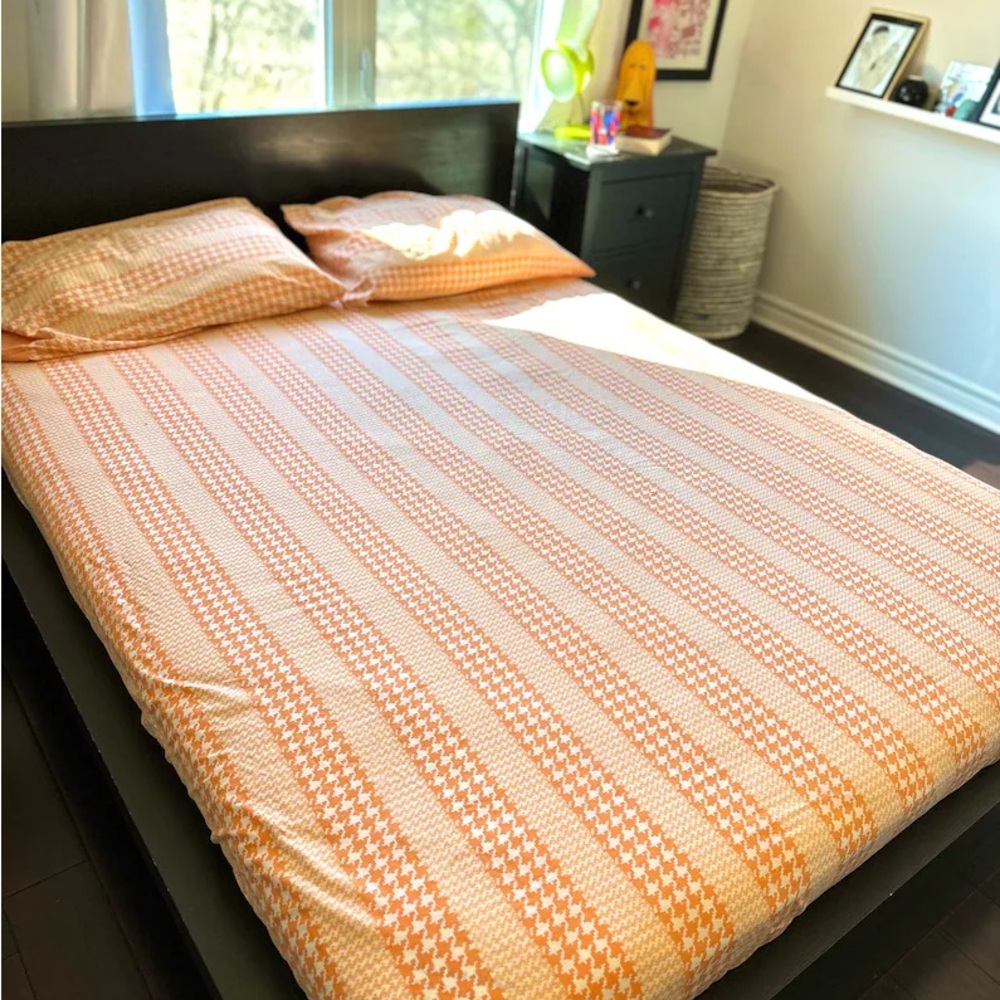 Double/Full Or Queen Vintage Flat Sheet Set, 2 Pillow Cases, Orange Mod 70s
